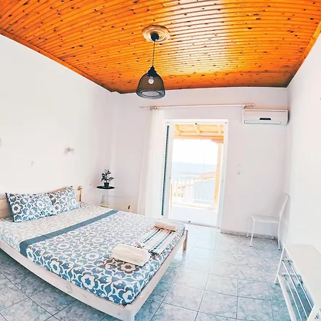 House Charistos Sea View *